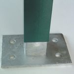 Supporto Zincato Per Fissaggio A Terra Per Palo Tubolare Quadro 50x50 mm - Per Recinzione "Medium "