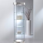 Vetrina Rotonda in Ecopelle con Cristalli Temperati - Diametro 57 cm - H 190 cm Colore Cromo