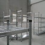Scaffalatura industriale a ripiani lunghezza 15 metri , altezza 2,00 mt, profondità 60 cm  con 4 ripiani in altezza
