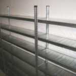 Scaffalatura industriale a ripiani lunghezza 6 metri , altezza 2,00 mt, profondità 50 cm  con 4 ripiani in altezza