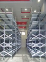 NUMERO 4  Scaffalature metalliche complete lunghezza 15 metri , altezza 3,00 mt, profondità 60 cm  con 5 ripiani in altezza - immagine 3