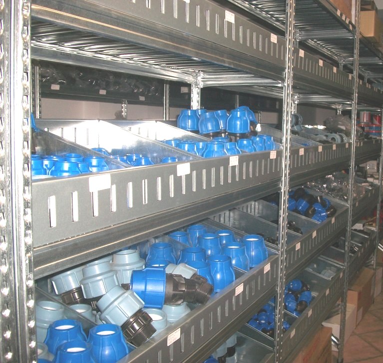 zoom_2122-0-6067804d.jpg Scaffalatura per minuterie, completa, lunghezza 9 metri , altezza 2,00 mt, profondità 40 cm con 4 ripiani in altezza - immagine 1