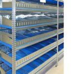 Scaffalatura per minuterie, completa, lunghezza 4,5 metri , altezza 2,00 mt, profondità 40 cm con 4 ripiani in altezza