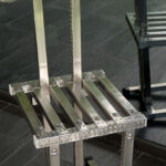 SEDIA A 'V'   IN ACCIAIO INOX