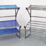 BANCARELLA FISSA IN  ACCIAIO INOX CON RIPIANI IN PLASTICA  L=900 mm