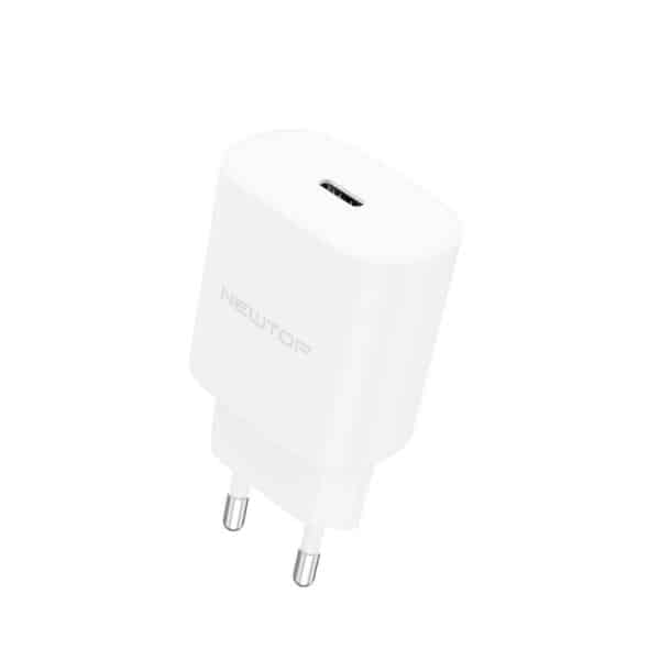 Alimentatore-NEWTOP-CM32-Type-C-PD-20W-Ricarica-Rapida-big-7586.jpg