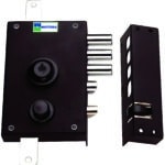 Mottura ELETTROSERRATURA TRIPLICE DA APPLICARE CON SCROCCO Art. 30.E30 E.mm. 63 Dx