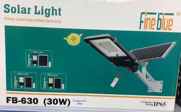 Faro-stradale-solare-con-staffa-30-big-1029.jpg Faro stradale solare con staffa - immagine 1