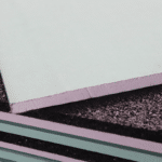 Pannello accoppiato con tappeto in gomma, isolante e insonorizzante 1200/1000/22,5 mm. Lastra in cartongesso da 12,5 mm. accoppiata a tappeto in gomma granulare alta densità da 10 mm.