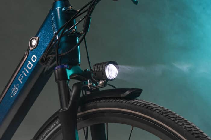 fiido-c11-pro-bici-elettrica-urbana-dettaglio-luce-led