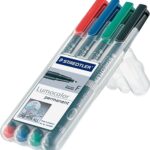 PENNARELLI INDELEBILI-COLORI ASSORTITI - STAEDTLER LUMOCOLOR 318 WP4 - PUNTA (F) FINE 0,6 mm - Conf. 4 pz