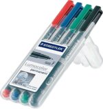 PENNARELLI INDELEBILI-COLORI ASSORTITI - STAEDTLER LUMOCOLOR 318 WP4 - PUNTA (F) FINE 0,6 mm - Conf. 4 pz