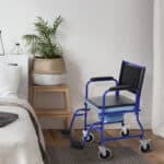 Sedia a Rotelle Bagno con Vaso Rimovibile in Tubi di Ferro e PVC 87 x 57 x 92cm - immagine 2