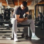 Set Manubri Palestra 20kg (4x2,5kg, 4x2kg) con 8 Dischi da 2kg, 2,5kg, Ø25mm, per Allenamento a Casa - immagine 2