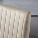 Set 2 Sedie da Cucina Imbottite con Gambe in Acciaio e Design Salvaspazio, 43x58x90 cm - immagine 8