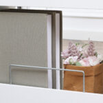 Carrello Salvaspazio Multiuso in Legno MDF e Ruote, 42,5x20,3x66,7cm, Bianco - immagine 9