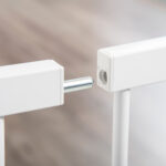 Cancelletto per Cani Estensibile con Porta a Chiusura Automatica, in Metallo e ABS, 75-131x76 cm, Bianco - immagine 9