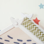 Armadio Cameretta, Mobile Portagiochi con Contenitori e Appendiabiti in PE Arancione, 128x34x155cm - immagine 8