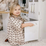 Cucina Giocattolo in Legno per Bambini 3-6 Anni con 14 Accessori, Forno e Lavandino, 82x65x87 cm, Bianco - immagine 8