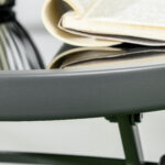 Set da Giardino 3 Pezzi con 2 Sedie 53,5x64x93 cm e Tavolino da Caffè Ø45x50 cm, in Metallo, Grigio Chiaro - immagine 9