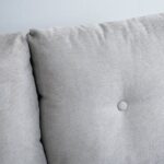 Divano 2 Posti Moderno in Stile Nordico con Schienale Trapuntato, in Poliestere e Legno, 145x76x88 cm, Grigio chiaro - immagine 8