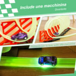 Pista per Macchinine con Effetti Luminosi e Automobilina, per Bambini da 3-6 Anni, 86x67x21cm - immagine 6