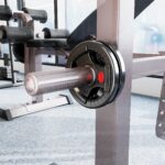 Set di Dischi Pesi 2x2,5 kg con Foro da 5 cm e 3 Impugnature, Acciaio con Rivestimento in Plastica, Nero - immagine 9