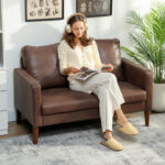 Divano 2 Posti Moderno con Rivestimento in Tessuto Effetto Pelle Traspirante e Gambe in Legno, 130x78x85 cm, Marrone Scuro - immagine 2