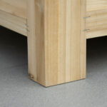 Baule da Esterno da 155L in Legno con Coperchio in Metallo e 2 Ammortizzatori, 110x50x50 cm, color Legno - immagine 9