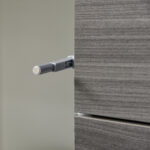 Mobiletto 2 Cassetti e 2 Ante, Apertura a Pressione, Mobile con 2 Cassetti e 2 Ante per Casa e Ufficio, 79x36x74cm, Grigio Chiaro e Bianco - immagine 9