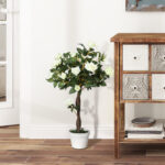 Pianta Finta di Rosa da 21 Fiori con Vaso Riempito in Cemento e Muschio, Pianta Artificiale Anti-UV in Plastica e Tessuto, Ø18x90 cm, Bianco e Verde - immagine 4