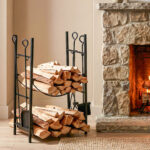 Portalegna da Interno ed Esterno Rialzato a 2 Ripiani, Porta Legna da Ardere in Metallo con Supporti Rimovibili, Paletta, Scopa, Attizzatoio e Pinza, Capacità 70 kg, 44,5x29,5x73 cm, Nero - immagine 2