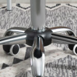 Sgabello ad Altezza Regolabile con 5 Ruote, in Acciaio, Gommapiuma e pelle PU, Ф48x47-59Acm - immagine 9