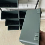 Orto Verticale da Parete a 4 Livelli con 8 Vasi, in Acciaio e Plastica, 52x14x90 cm, Verde Scuro e Nero - immagine 9