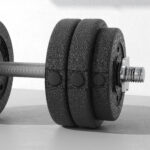 Set Pesi Manubri da 30 kg (8x2,5 kg, 4x1,5 kg) con 12 Dischi e 2 Manubri da 2 kg, 43x18x7,5 cm, Nero - immagine 8