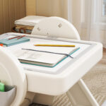 Tavolo Multiuso per Bambini con Ripiano Contenitore e Cassetti, in HDPE e PP, Grigio e Bianco - immagine 9