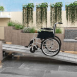 Rampa per Sedia a Rotelle e Scooter per Disabili Pieghevole e Antiscivolo in Alluminio, 305x73,5x5 cm, Argento - immagine 8