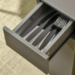 Tavolo Pieghevole da Pranzo in Truciolato con 2 Cassetti, 1 Armadietto, max. 6 Persone, 140x76x76 cm - immagine 9