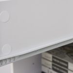 Scrivania per Computer Compatta, Scrivania PC Fisso in Legno Bianco con Ripiano Tastiera Estraibile e Mensole 104x48x95.5cm - immagine 9
