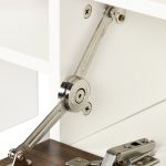 Mobile TV con Mensola a Muro, Ripiani Aperti e Armadietto Chiuso, in Truciolato Bianco e Marrone - immagine 8