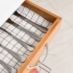 Carrello da Cucina con 1 Cassetto, 4 Cestelli Metallici e 2 Ripiani Portaspezie in Legno 47 x 37 x 83 cm Marrone - immagine 9