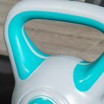 Kettlebell 10kg in PU e Sabbia con Base Piatta e Impugnatura per Stacchi, Squat e Sollevamenti, 22x16x26 cm, Verde Scuro - immagine 8